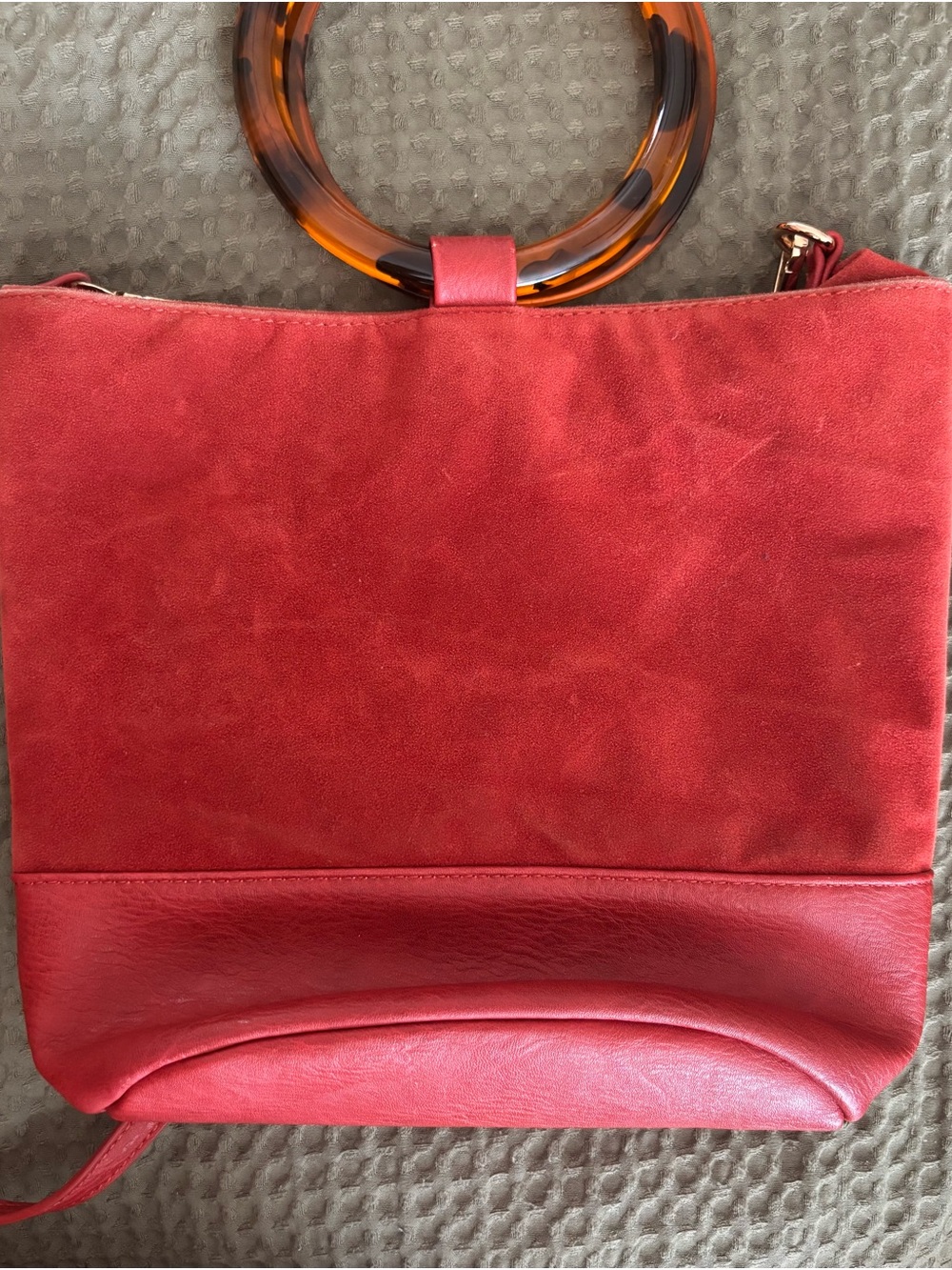 Faux Leather Crossbody Bag with Tortoiseshell Ring Handle - Picture 5 of 12